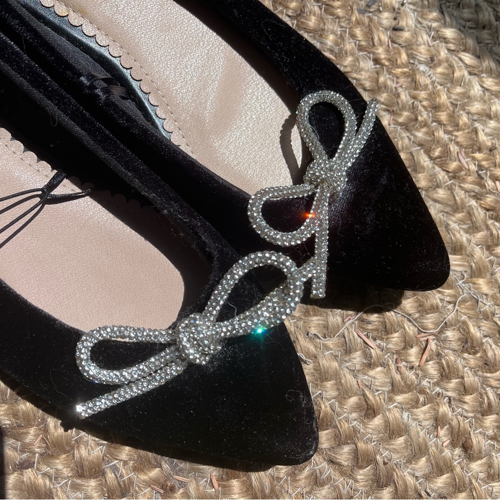 Elegant Black Velvet Flats with Rhinestone Bow size 8 NWT